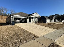 Beautiful Home For Your Comfort  in Northport, AL (Photo 2 of 12)