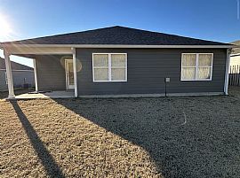 Beautiful Home For Your Comfort  in Northport, AL (Photo 3 of 12)