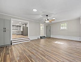 Beautiful Home For Your Comfort  in Enterprise, AL (Photo 5 of 12)