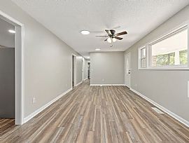 Beautiful Home For Your Comfort  in Enterprise, AL (Photo 7 of 12)