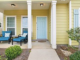 Beautiful Home For Your Comfort  in Fairhope, AL (Photo 2 of 12)