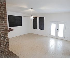 Beautiful Home For Your Comfort  in Bay Minette, AL (Photo 4 of 12)