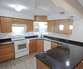 Beautiful Home For Your Comfort  in Bay Minette, AL (Photo 6 of 12)