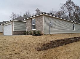 Beautiful Home For Your Comfort  in Odenville, AL (Photo 2 of 12)