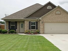 Beautiful Home For Your Comfort  in Elkmont, AL (Photo 2 of 12)