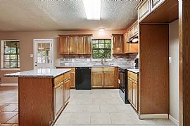 708 Bymo Dr, Minden, La 71055 Spacious 4bed House in Minden, LA (Photo 4 of 9)