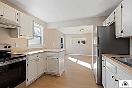 15 Elmhurst St, Waterville, Me 04901 House For Rent in Waterville, ME (Photo 6 of 12)