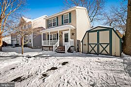 869 Holly Ave, Edgewater, Md 21037 Spacious House For Rent  in Edgewater, MD