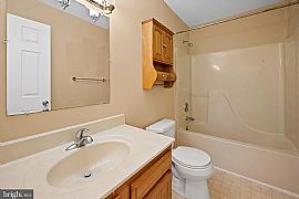 869 Holly Ave, Edgewater, Md 21037 Spacious House For Rent  in Edgewater, MD (Photo 12 of 12)