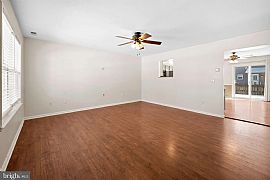 869 Holly Ave, Edgewater, Md 21037 Spacious House For Rent  in Edgewater, MD (Photo 4 of 12)