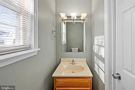 869 Holly Ave, Edgewater, Md 21037 Spacious House For Rent  in Edgewater, MD (Photo 7 of 12)