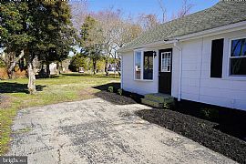 221 Branch St, Berlin, Md 21811 in Berlin, MD (Photo 2 of 12)