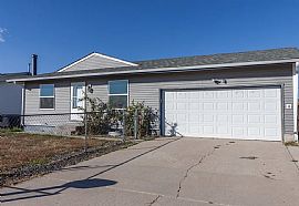 Beautiful Home For Your Comfort  in Cheyenne, WY (Photo 2 of 12)