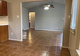 House For Rent.  in Irving, TX (Photo 2 of 11)
