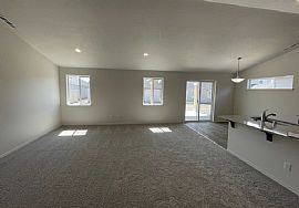 House For Rent  in Moses Lake, WA (Photo 2 of 12)