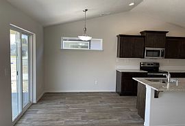 House For Rent  in Moses Lake, WA (Photo 3 of 12)