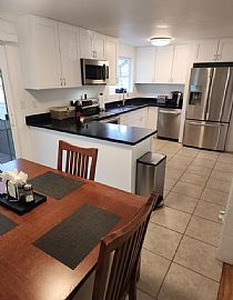 Charming Single Family Home  in Lynnwood, WA (Photo 2 of 11)