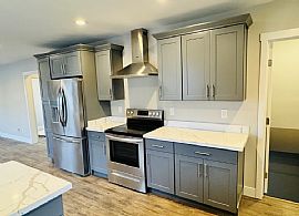 Beautiful Single Family Home  in Seattle, WA (Photo 4 of 9)