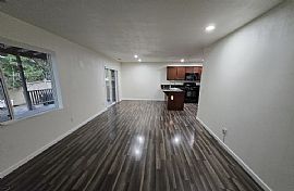 Beautiful Single Family Home  in Kent, WA (Photo 3 of 12)