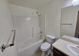 Beautiful Single Family Home  in Kent, WA (Photo 9 of 12)