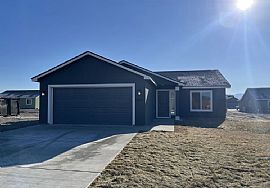 Beautiful Single Family Home For Rent.  in Mattawa, WA