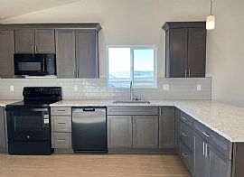 Beautiful Single Family Home For Rent.  in Mattawa, WA (Photo 3 of 8)