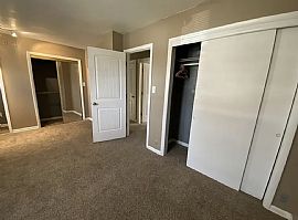 Beautiful Home For Your Comfort  in Cheyenne, WY (Photo 9 of 12)