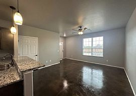  Charming Single Family Home  in Oklahoma City, OK (Photo 4 of 9)