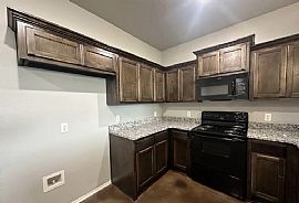  Charming Single Family Home  in Oklahoma City, OK (Photo 7 of 9)