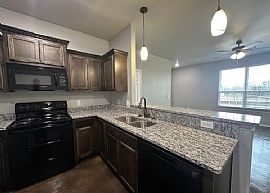  Charming Single Family Home  in Oklahoma City, OK (Photo 8 of 9)