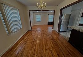 Beautiful Home For Your Comfort  in Jamaica, NY (Photo 5 of 12)