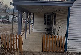 Beautiful Home For Your Comfort  in Colorado Springs, CO (Photo 2 of 12)