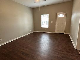 Charming 3 Bedrooms Home in Lexington, KY (Photo 4 of 5)