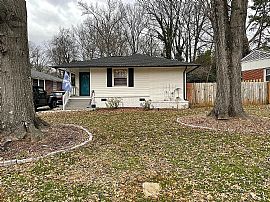 3 Bedroom Home with In-Home Office Space in Charlotte, NC