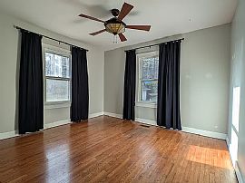 Charming 3-Bedroom Home with Bonus Room and 2-Car Garage For Re in Knoxville, TN (Photo 5 of 5)