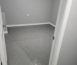 Adorable 3bedrooms and 2bathrooms in Chicago, IL (Photo 4 of 5)