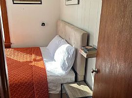 Spacious Room with Covered Parking  in Brevard, NC (Photo 11 of 12)