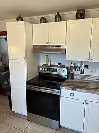 Spacious Room with Covered Parking  in Brevard, NC (Photo 7 of 12)