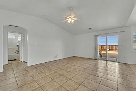 Charming 3-Bedroom, 2-Bathroom Home in California City'S Serene in California City, CA (Photo 2 of 6)