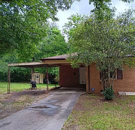  3 Beds   2 Baths  1,334 Sqft 2861 Riverview Rd, Macon, Ga 3120 in Macon, GA