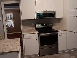  3 Beds   2 Baths  1,334 Sqft 2861 Riverview Rd, Macon, Ga 3120 in Macon, GA (Photo 5 of 9)