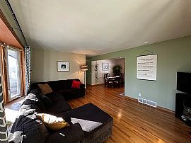   4 Beds   2 Baths  1,150 Sqft 4506 Maryland Dr, Madison, Wi 53 in Madison, WI (Photo 6 of 9)