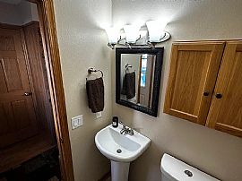   4 Beds   2 Baths  1,150 Sqft 4506 Maryland Dr, Madison, Wi 53 in Madison, WI (Photo 7 of 9)