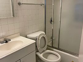  3 Beds   1 Baths  1,221 Sqft 800 11th St, West Des Moines, Ia  in West Des Moines, IA (Photo 8 of 9)