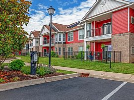 Two Bedroom in Louisville, KY (Photo 2 of 12)