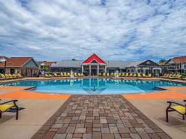 Two Bedroom in Louisville, KY (Photo 6 of 12)