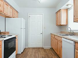 1923 S 17th St, Grand Forks, Nd 58201 House For Renr in Grand Forks, ND (Photo 4 of 12)