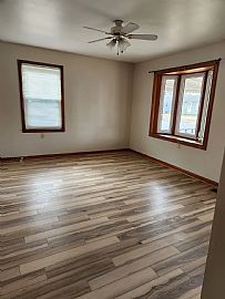 Charming Bedroom Home in Celina, OH (Photo 2 of 7)