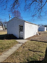 Charming Bedroom Home in Celina, OH (Photo 6 of 7)