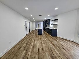 3bedroom and 2.5bathroom For Rent in Indianapolis, IN (Photo 2 of 9)